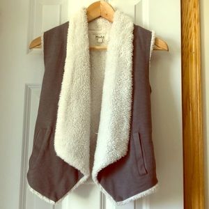 Mudd Sherpa-lined grey vest